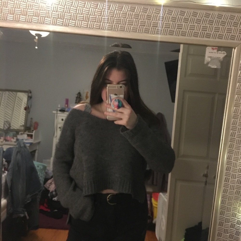 ✨Brandy Melville gray oversized sweater✨